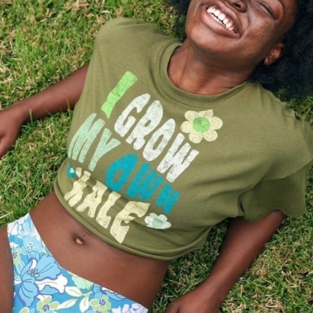 Offline by Aerie Cropped T Shirt Size Small Kale Green